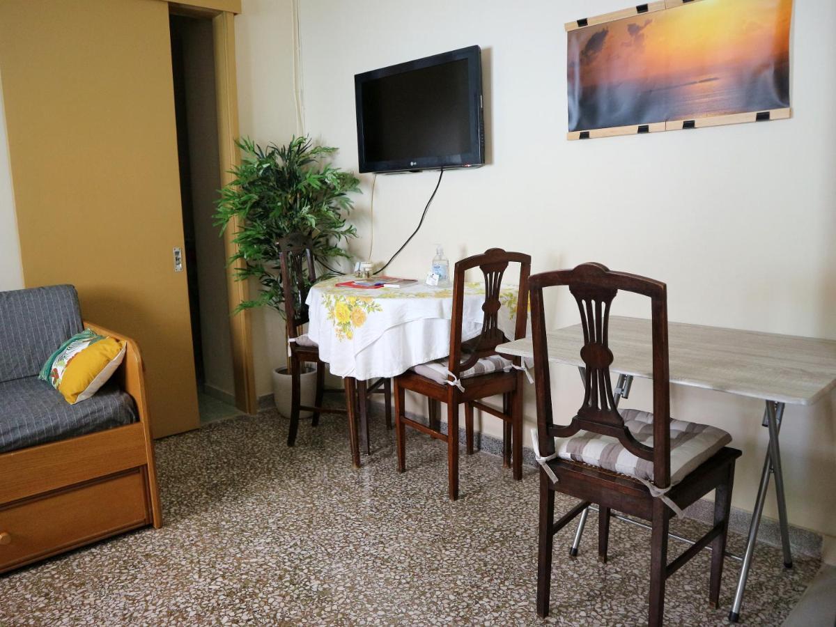 ארגוסטולי Holiday Home מראה חיצוני תמונה