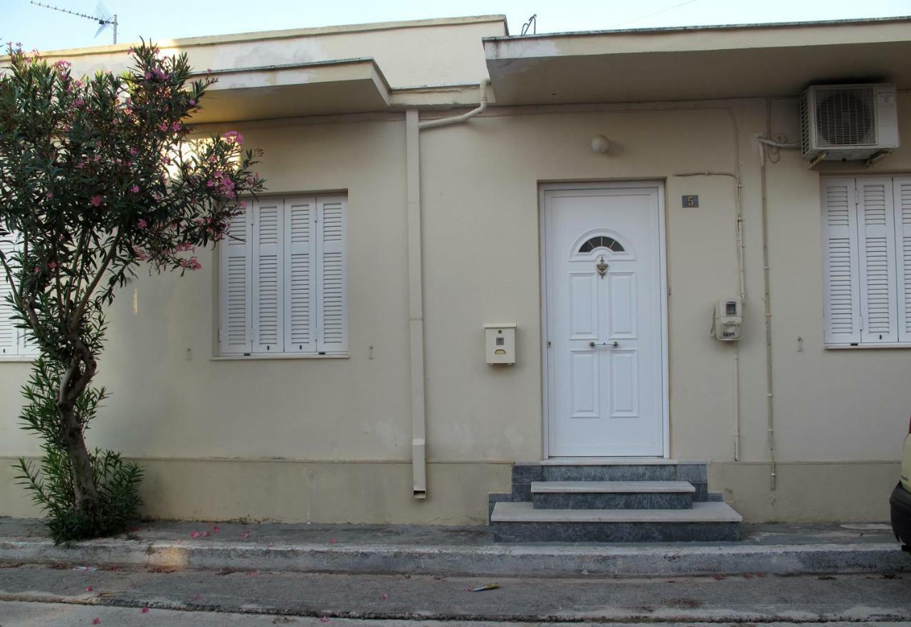 ארגוסטולי Holiday Home מראה חיצוני תמונה