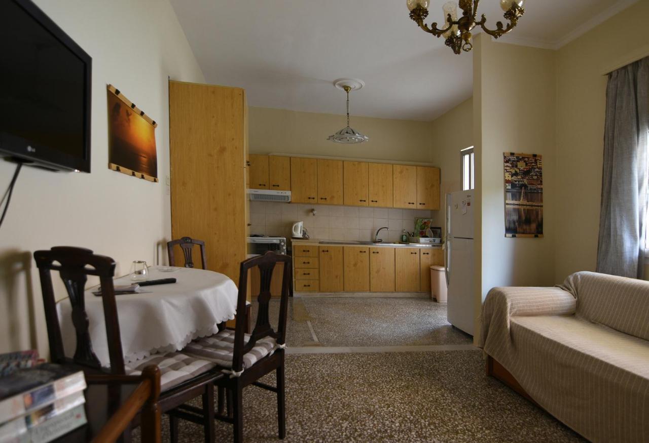 ארגוסטולי Holiday Home מראה חיצוני תמונה